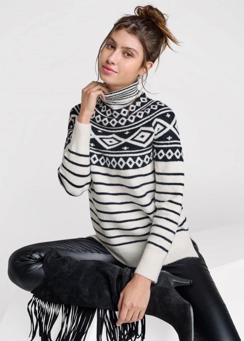 Venus VENUS | Fair Isle Turtleneck Sweater in White & Black