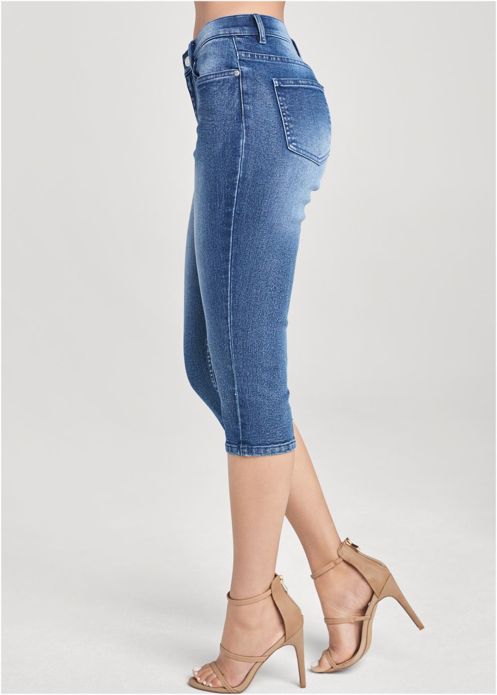 Venus Capri Jeans in Medium Wash