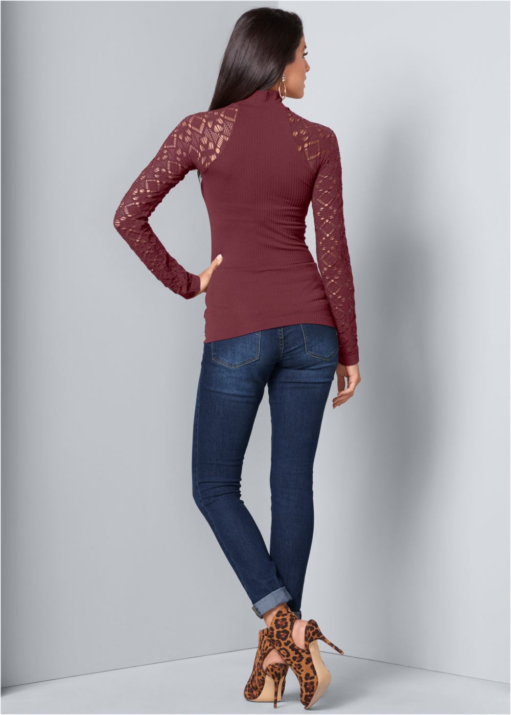 Venus Seamless Mock-Neck Top in Wine