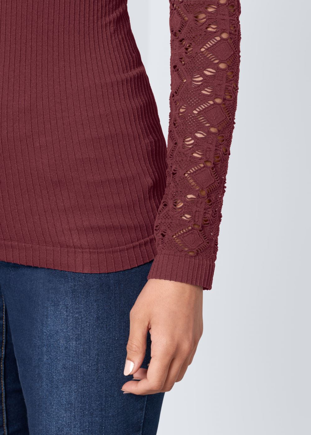 Venus Seamless Mock-Neck Top in Wine