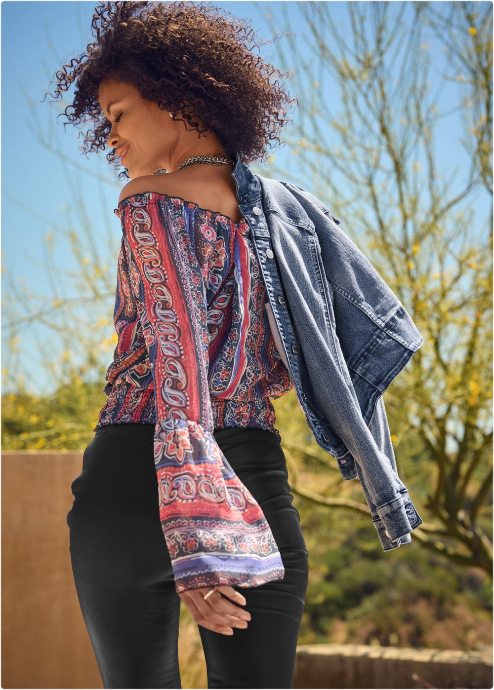 Venus Jean Jacket in Medium Wash