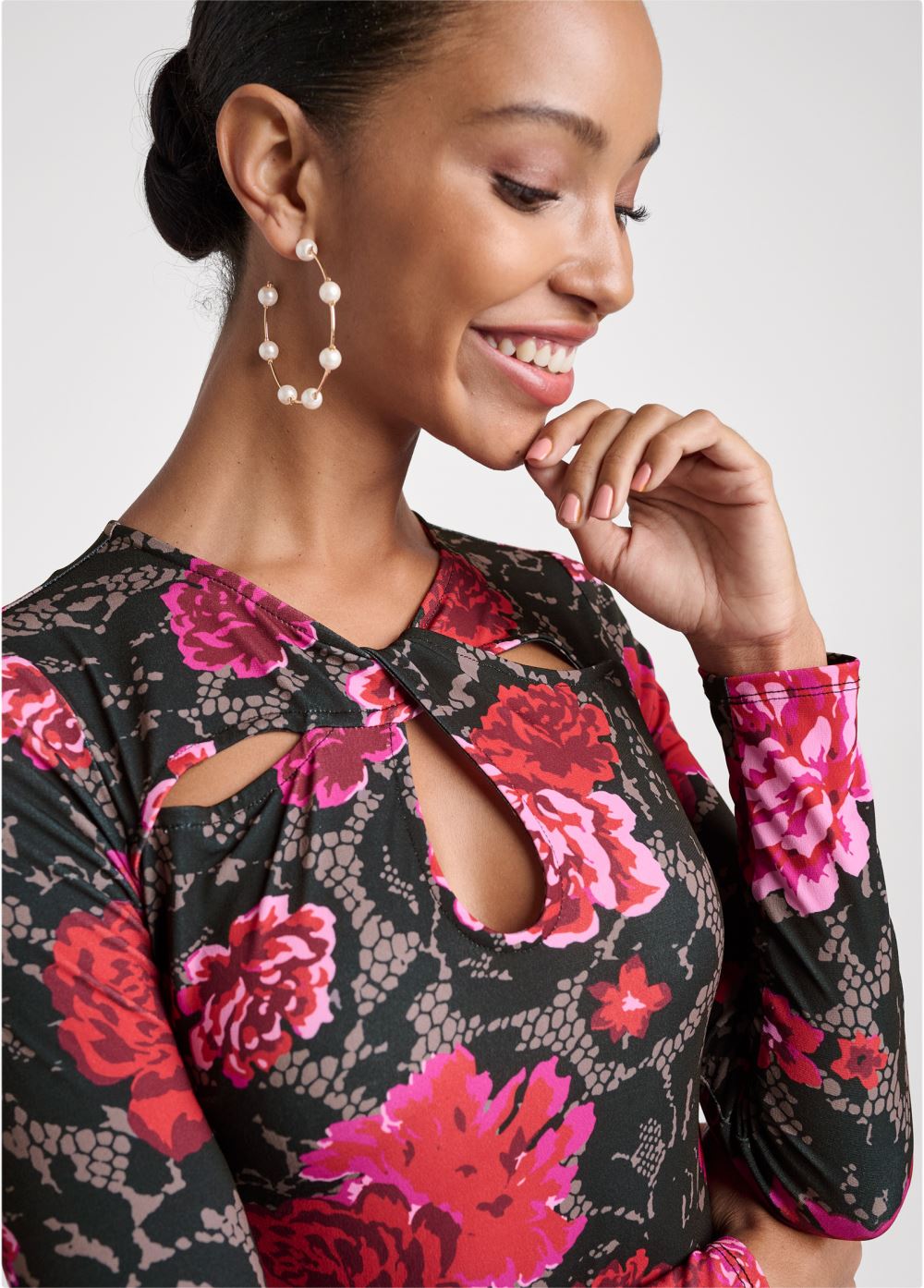 Venus Front Keyhole Twist Top in Red Multi