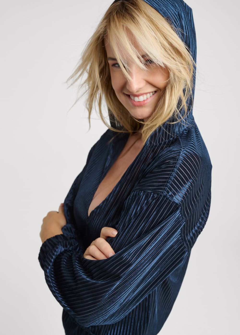 Venus Ribbed Velvet Pant Set in Navy