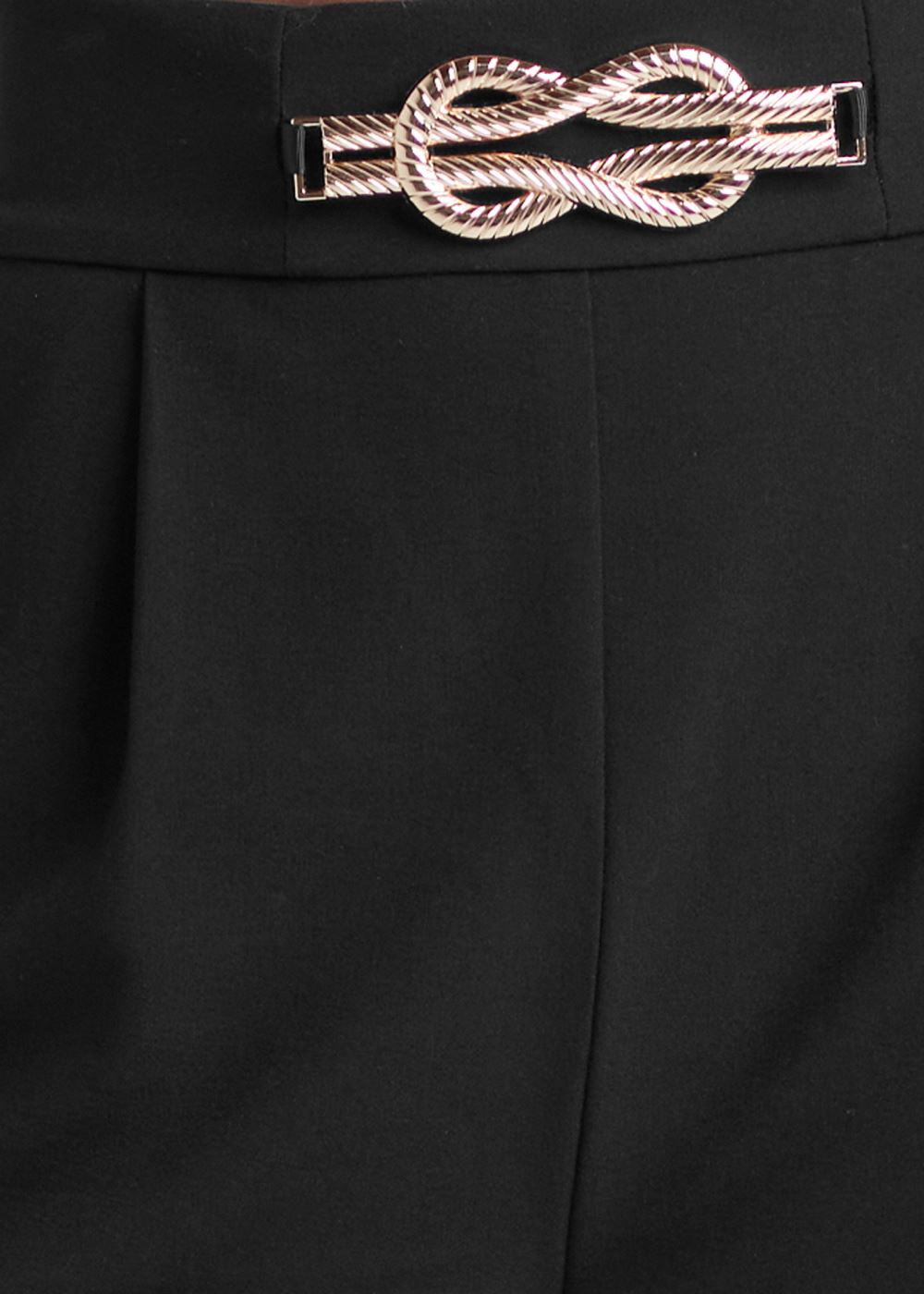 Venus Pleated Cuffed Shorts - Black