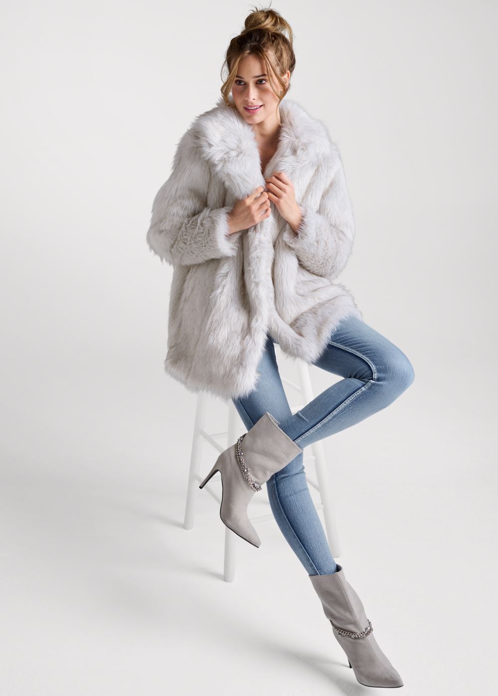 Venus Mid-Length Faux-Fur Coat in Grey