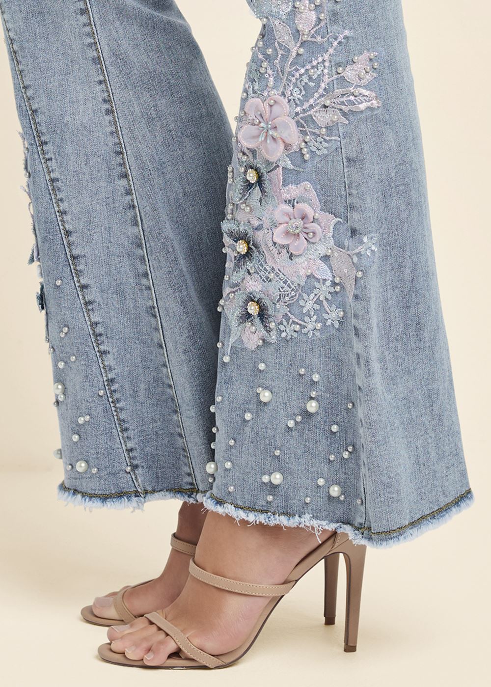 Venus Light Wash FLORAL APPLIQUE WIDE LEG JEANS