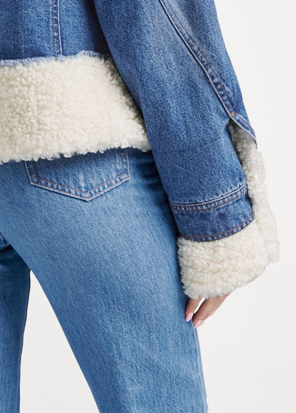 Venus Faux-Fur Trim Trucker Jean Jacket in Medium Wash