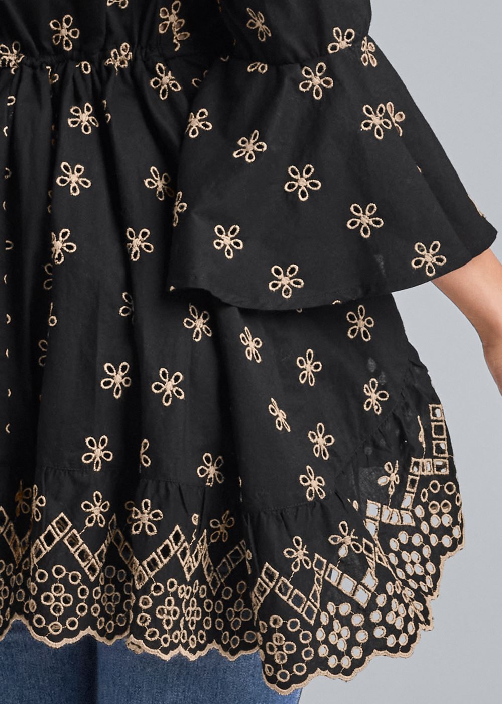 Venus Eyelet High-Low Top in Black & Beige