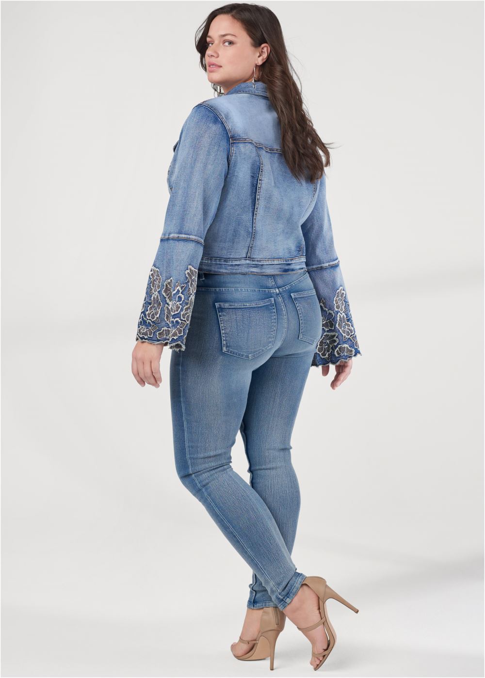 Venus Floral Embroidered Jacket in Medium Wash